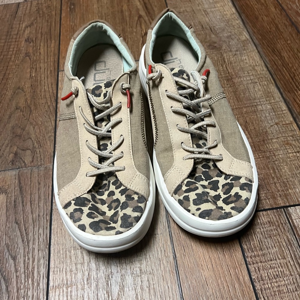 Leopard hey dudes